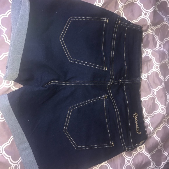 Shorts - Picture 3 of 3